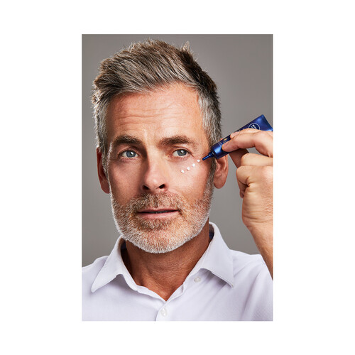 NIVEA Contorno de ojos hidratante y que ayuda a reducir las arrugas profundas NIVEA Men anti - age Hyaluron 15 ml.