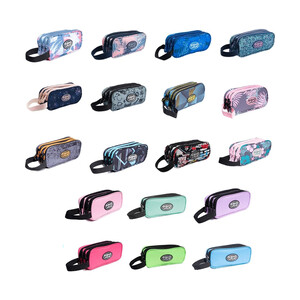 Imagen de Estuche escolar con 3 cremalleras, compartimentos forrados y asa, 11x23x9cm, varios diseños, OCEAN'S WAVE.