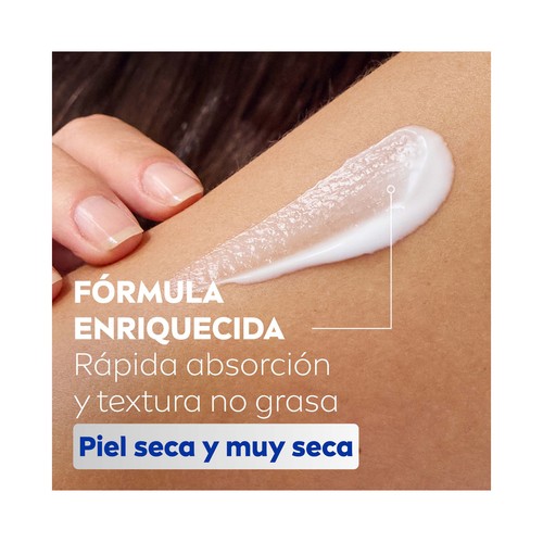 Formulada con 3X más ácido Hialurónico que la fórmula anterior, Sérum de Nutrición Profunda y Aceite de Almendras Natural para ofrecerle a la piel seca o muy seca un efecto 3X más hidratante y 72 horas de hidratación para una piel de aspecto saludable en sólo 3 días.Su textura no grasa hidrata en profundidad y se absorbe rápidamente en la piel. Su compatibilidad con la piel está dermatológicamente probada y su fórmula es vegana sin ingredientes de origen animal.