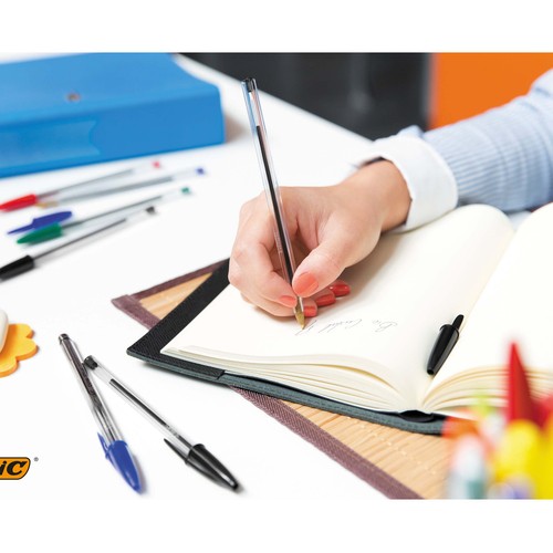 Lote de 5 bolígrafos con tapa, punta media grosor de 1 mm y tinta base aceite de color negro BIC Cristal.