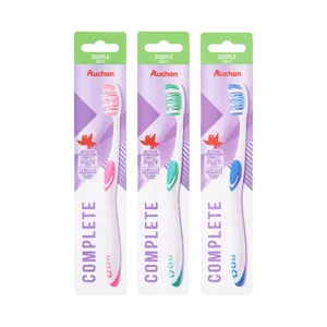 PRODUCTO ALCAMPO Complete Cepillo de dientes con raspador de lengua y filamentos suaves.