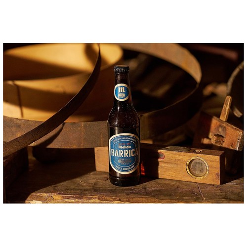 MAHOU BARRICA Cerveza rubia envejecida en barrica, bourbon botella 33 cl.