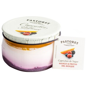 Imagen de PASTORET Yogur griego cremoso natural azucarado, con mango y frutas del bosque  Caprichos de yogur 150 g.