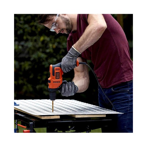 Taladro percutor 550W, BLACK + DECKER BEH550, incluye 2 brocas.