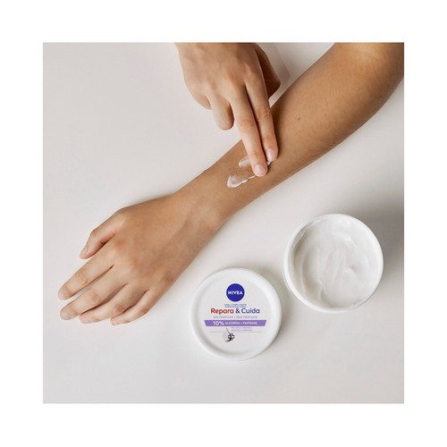 NIVEA Repara & cuida Crema corporal hidratante y regenerante, para pieles secas y sensibles 400 ml.