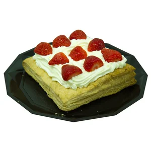 Tarta de nata con fresas, 500 g.