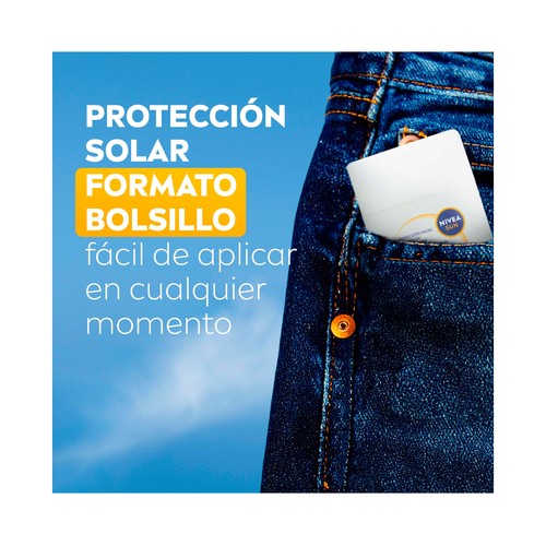 NIVEA Sun Protector solar facial en stick, acabado invisible, con FPS 50+ (muy alto) 15 g.