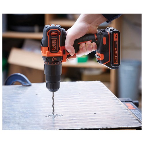 Taladro atornillador con batería litio 18V, 2 baterías y maletín, BLACK + DECKER BDCHD18KB.