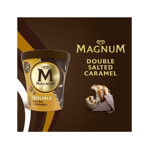 MAGNUM Tarrina de helado de vainilla con salsa de caramelo salado, con capa y laminas crujientes de chocolate MAGNUM Double 440 ml.