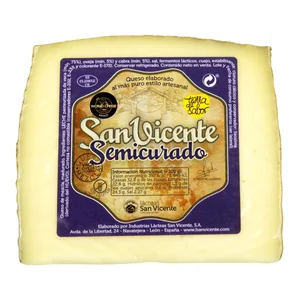 SAN VICENTE Queso mezcla semicurado (vaca, oveja y cabra), cuña.