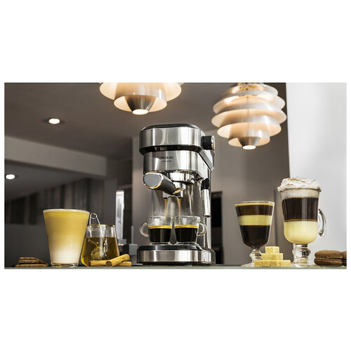 Cafetera espresso CECOTEC Cafelizzia 790 steel, presión 20 bar, capacidad 1,2 L, calienta tazas.