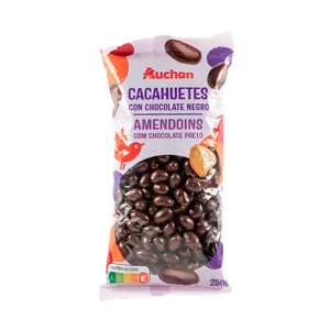 PRODUCTO ALCAMPO Cacahuete recubiertos con chocolate negro 250 g.