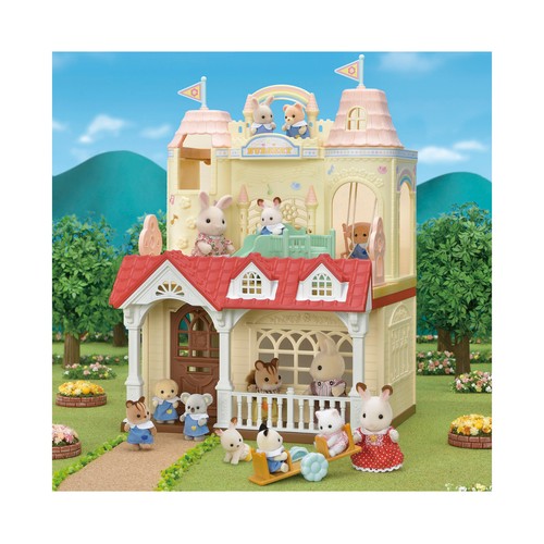 Playset La dulce casita de las frambuesas con 1 figura y accesorio incluido, SYLVANIAN FAMILIES.