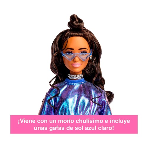 BARBIE Deluxe Metallic Muñeca con Jersey Azul +4 Años