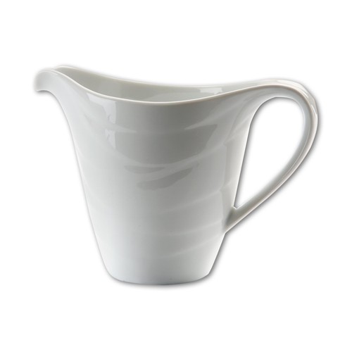 Jarrita para leche modelo Corina, fabricada en porcelana blanca GSMD.