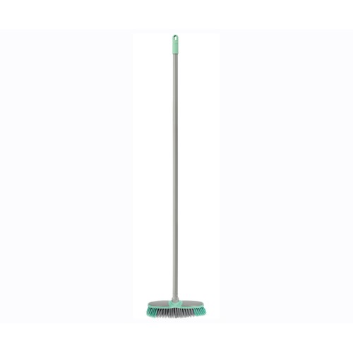 PRODUCTO ALCAMPO Escoba antigolpes con palo