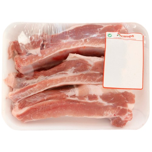 Costillas de cerdo en palos, ideales para barbacoa, plancha o asados.