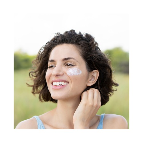 BABARIA Protector solar facial, anti polución y anti envejecimiento con FPS 50+ (muy alto) 75 ml.