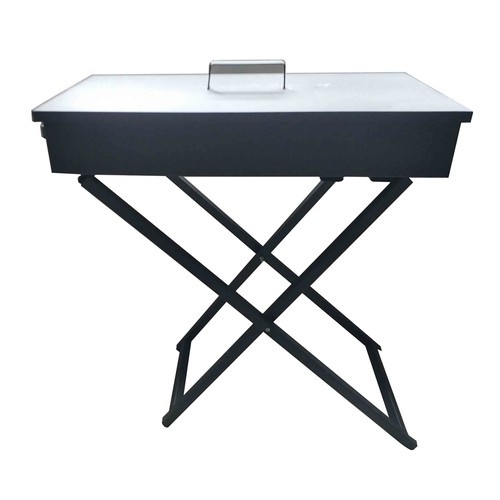Barbacoa de carbón rectangular plegable con área de cocinado de 30x40cm. y tapa de hierro, TRESDOGAR. 