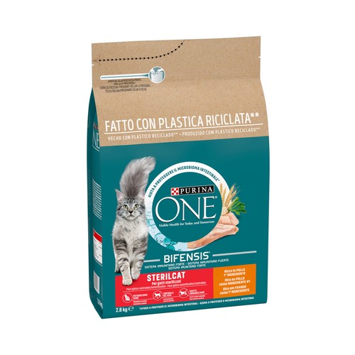 PURINA ONE Alimento para gatos esterilizados rico en pollo  2,8 kg.