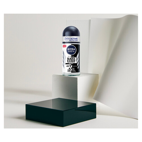 NIVEA Desodorante roll on para hombre con protección anti transpirante y anti manchas NIVEA Men invisible black & white original 50 ml