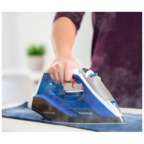 Plancha de vapor TAURUS Geyser Eco 2800, suela cerámica, potencia 2800W.