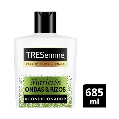 TRESEMMÉ Ondas & rizos Acondicionador nutritivo con aceite de coco, para rizos nutridos y definidos 685 ml.