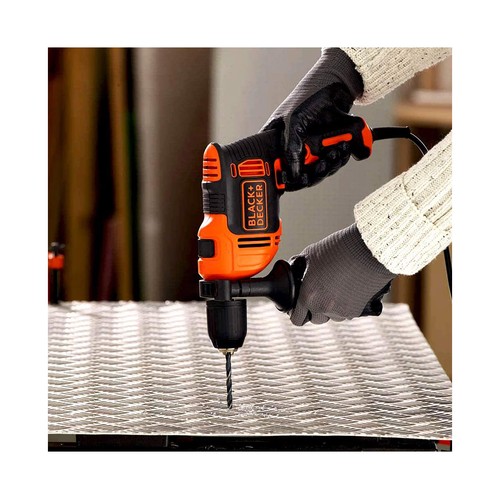 Taladro percutor 550W, BLACK + DECKER BEH550, incluye 2 brocas.