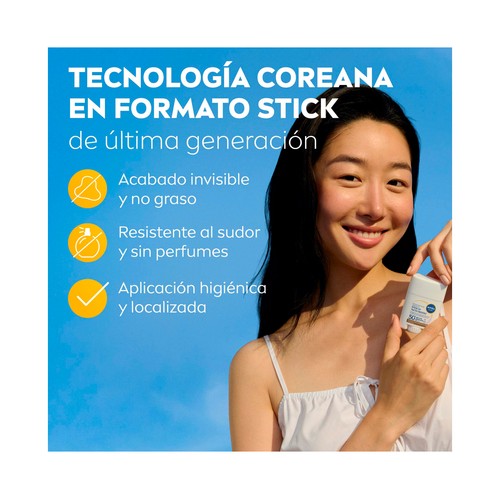 NIVEA Sun Protector solar facial en stick, acabado invisible, con FPS 50+ (muy alto) 15 g.