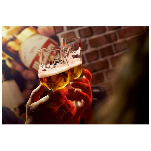 MAHOU BARRICA Cerveza rubia Premium de barrica matices de madera 33 cl