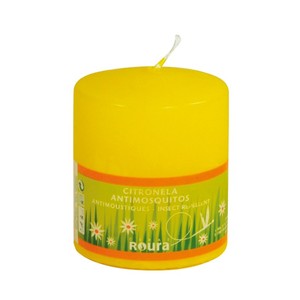 Vela cilíndrica perfumada de 80x75 mm e impregnada con esencia de citronela