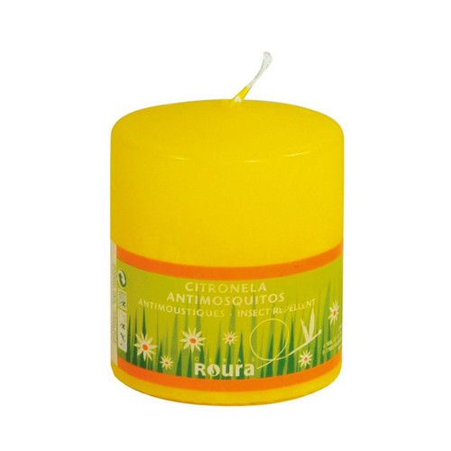 Vela cilíndrica perfumada de 80x75 mm e impregnada con esencia de citronela ROURA.