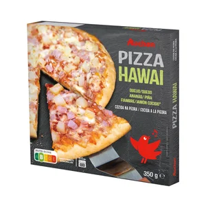 AUCHAN Pizza congelada Hawai (queso, piña y jamón cocido), cocida a la piedra 350 g. Producto Alcampo