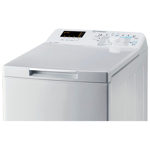 Lavadora de carga superior INDESIT BTW S72200 SP/N 7KG, clasificación energética: E, 1200RPM, H: 90cm, A: 40cm, F: 60cm.