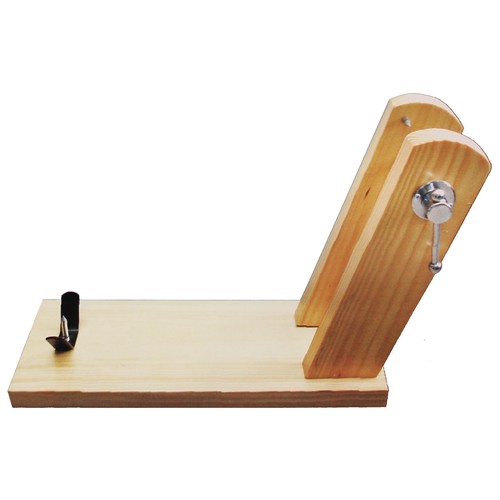 Soporte jamonero de madera con sujeción posterior de tornillo y púas superiores, 51x18x34cm. INALSA.