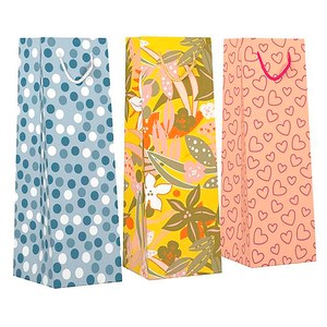 Imagen de Bolsa de regalo, formato botella de vino, 3 diseños de adulto, ALCAMPO.