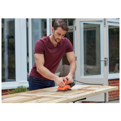 Lijadora orbital 150W, hoja 1/3, 14.000 rpm, BLACK + DECKER BEW220-QS.
