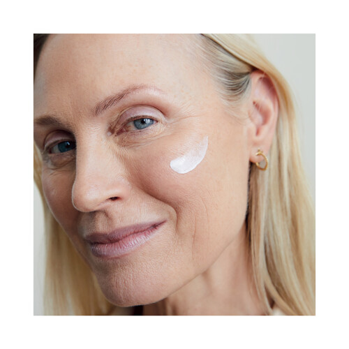 NIVEA Crema de día con acción extranutritiva y efecto anti-arrugas, para pieles secas a muy secas NIVEA Q10 power 50 ml.