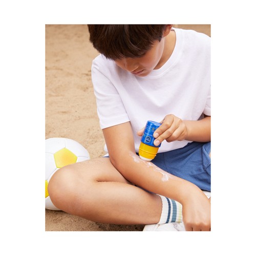 NIVEA Sun kids Protector solar en roll on especial para niños, con factor protección 50+ (muy alta) protege & cuida 50 ml.