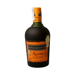 DIPLOMÁTICO Ron extra añejo reserva de Venezuela DIPLOMÁTICO botella de 70 cl.