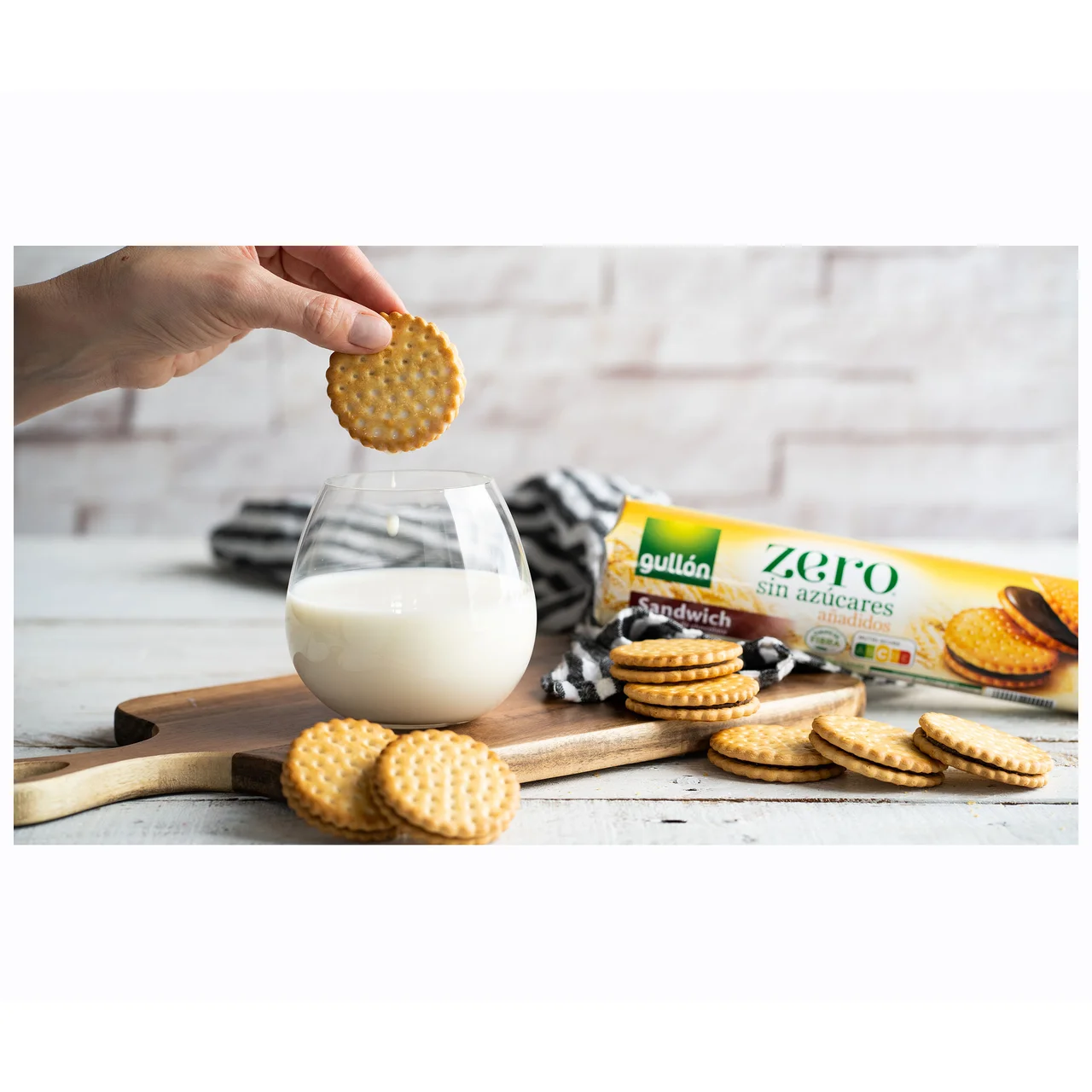 Zero Galleta sándwich rellena de crema de chocolate sin azúcares añadidos 250 g.