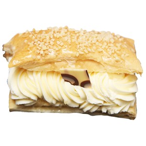 Pastel  de hojaldre relleno de nata