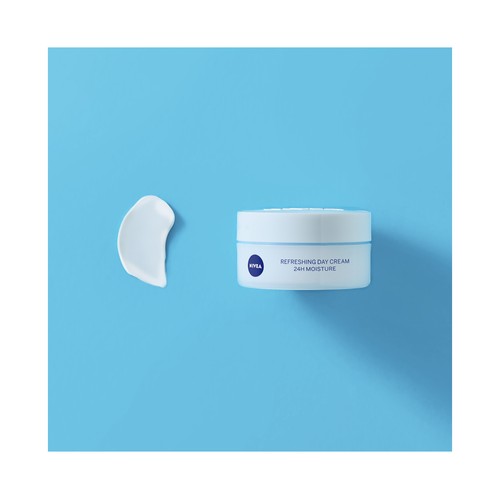 NIVEA Crema facial de día hidratante y refescante de día, para pieles normales a mixtas 50 ml.