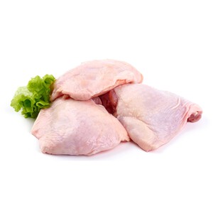 Contramuslos de pollo blanco, limpios y con piel Bandeja