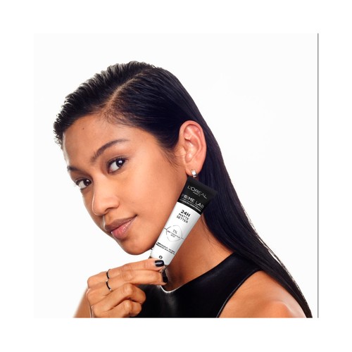 L´ORÉAL PARIS  Prime lab 24h matte setter Dermocosmético que matifica la piel y mantiene el maquillaje durante 24 horas, reduciendo la piel grasa.
