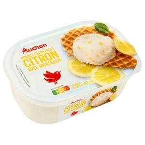 AUCHAN Tarrina de sorbete de limón con trocitos de limón 1 l. Producto Alcampo