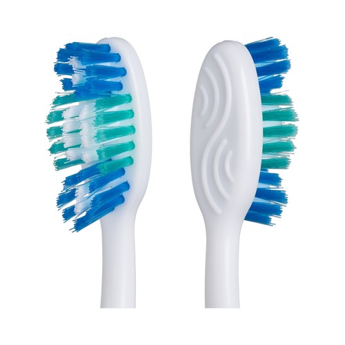 COLGATE Triple action Cepillo de dientes medio, que ayuda a eliminar manchas y bacterias bucales.