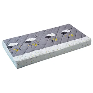 Colchón para cuna de 60x120cm, fibra poliester, ALCAMPO.