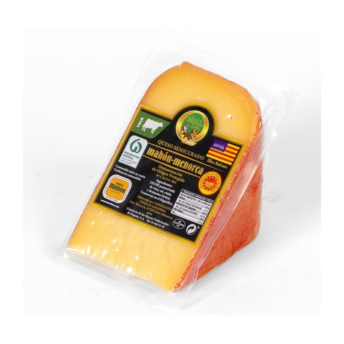 MERCO Queso Mahón DOP, queso tradicional de Menorca elaborado con leche de pastoreo del parque natural propio de la isla. Intenso y ligeramente salado 225 g.