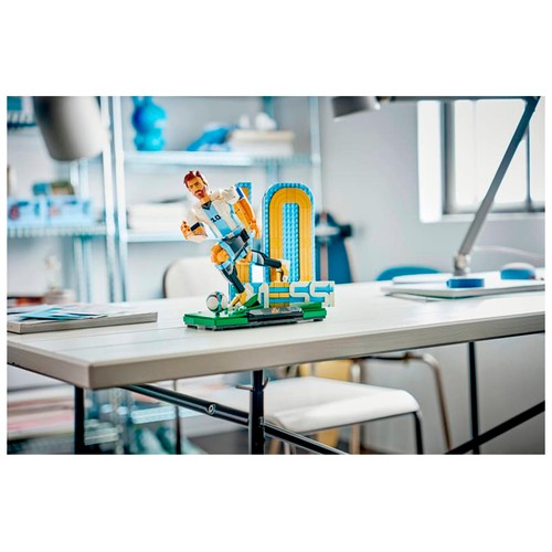 LEGO Editions. 43015, Lionel Messi: Leyenda del Fútbol.